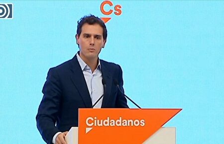 Albert Rivera ofrece al PP abstenerse en la investidura de Pedro Sánchez con tres condiciones