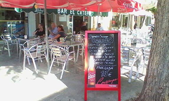 El Bar Cateto en Sevilla, uno de los establecimientos que ha eliminado la carne mechada de su carta |  Libertad Digital