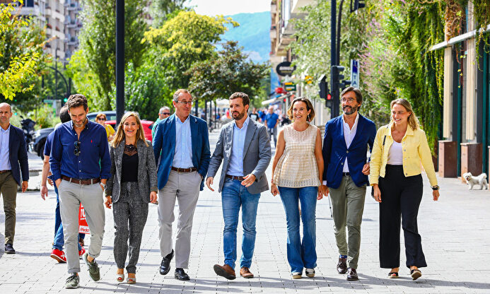 El presidente del PP, Pablo Casado, junto al presidente del PP en Euskadi, Alfonso Alonso |  Igor Martín (Europa Press)