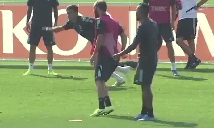 ¿Qué le pasó a Higuaín para perder la cabeza en el entrenamiento? 