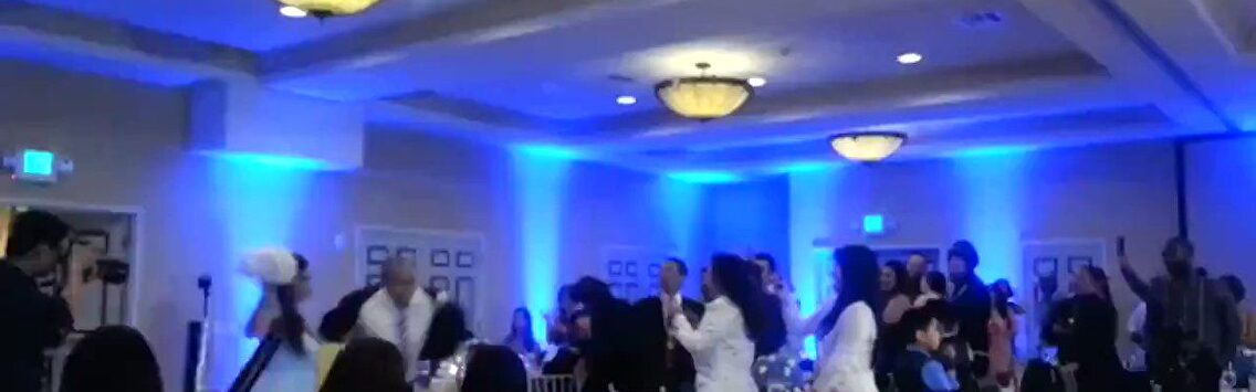 Terrible error de cálculo de un novio en el baile con su muje