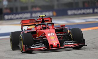 Charles Leclerc durante la clasificación en el circuito de Marina Bay (Singapur). |  Cordon Press