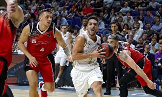Facu Campazzo, en acción durante la segunda semifinal de la Supercopa ante Montakit Fuenlabrada. |  EFE