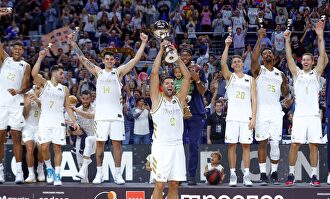 El Real Madrid, campeón de la Supercopa Endesa. |  EFE