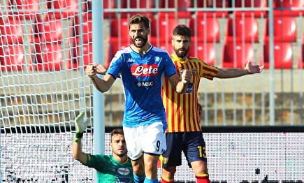 Fernando Llorente celebra el segundo de sus dos goles al Lecce. |  EFE