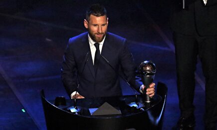 Messi se llevó por sorpresa el premio 'The Best' |  EFE