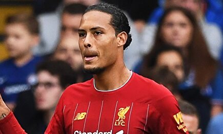 Virgil Van Dijk, en un partido reciente con el Liverpool. |  EFE