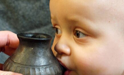 Reproducción de una de las vasijas encontradas |  EFE/Universidad de Bristol /Helena Seidi da Fonseca