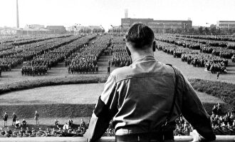 Hitler presencia un desfile militar |  Cordon Press