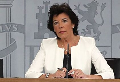 Isabel Celaá, junto a Teresa Ribera, durante la rueda de prensa posterior al Consejo de Ministros.