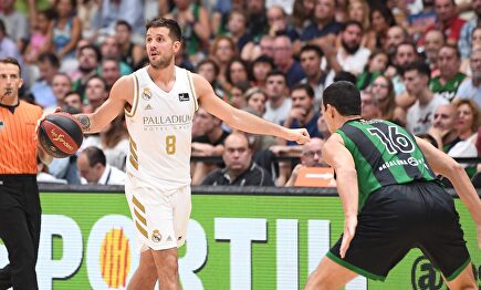 Nico Laprovittola regresó al Olímpic y fue ovacionado |  EFE