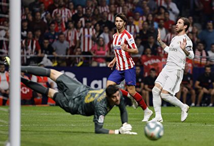 Tebas se empeña en que vuelva La Liga mientras que la FIFA no es tan optimista | EFE