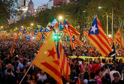 Manifestación convocada por la ANC con motivo del segundo aniversario del referéndum ilegal del 1-O. |  EFE