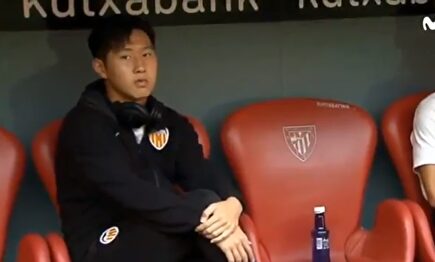 Alud de críticas a Kang In Lee por su gesto con un niño en la grada de San Mamés