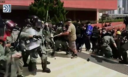 La policía de Hong Kong reprime con violencia las manifestaciones