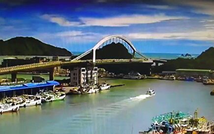 Espectacular derrumbe de un puente en Taiwán