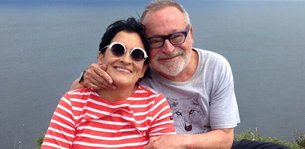 Fernando Savater junto a su mujer, Sara Torres |  Ariel