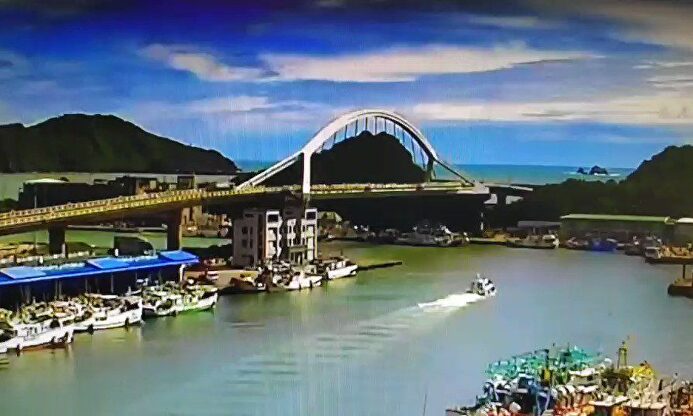 Espectacular derrumbe de un puente en Taiwán