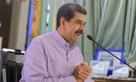 Maduro en su reunión con estudiantes. |  EFE