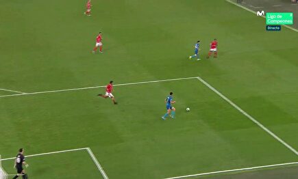 De Vallecas a la Champions para marcar este chicharrazo