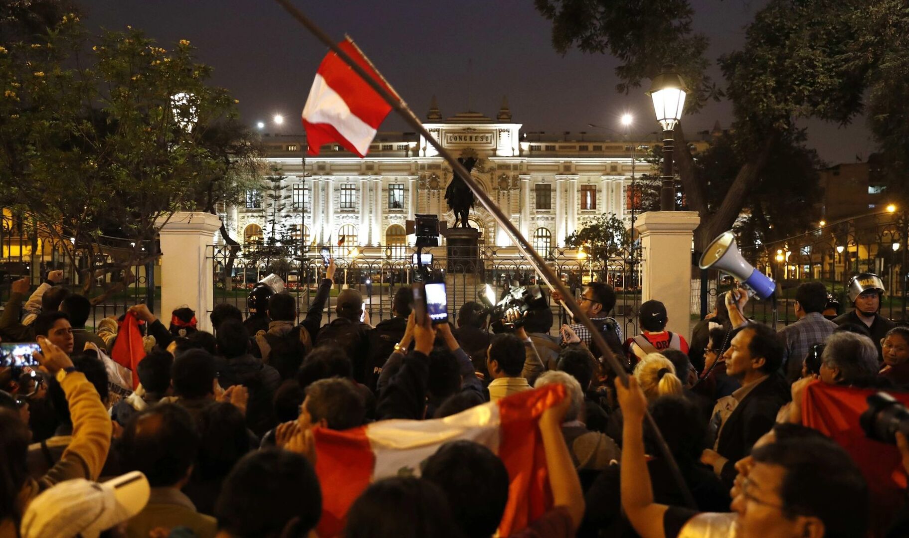 Se mantiene la incertidumbre en Perú ante una situación política