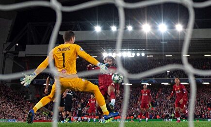 Espectacular partido en Anfield |  EFE