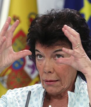 Isabel Celaá, en una rueda de prensa posterior al Consejo de Ministros. | EFE