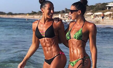 Las impresionantes gemelas Pin, las nadadoras que ponen en forma en Instagram