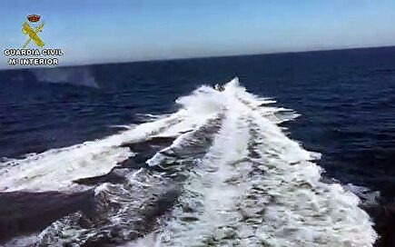 Colisión entre narcos y la Guardia Civil en alta mar