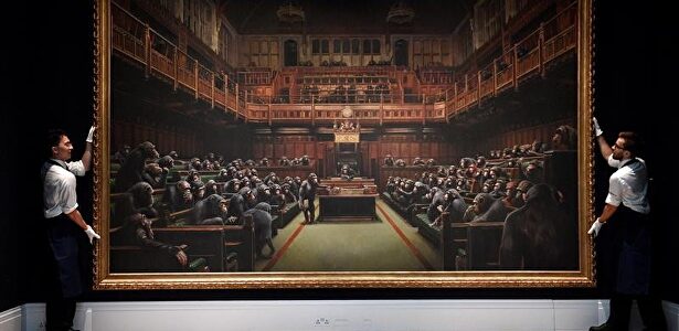 El cuadro 'Parliament devolved', de Banksy |  EFE