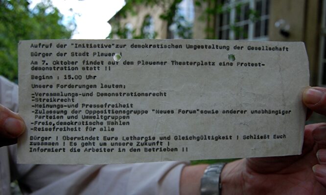 Uno de los folletos mecanografiados por Jörg Schenider. |  M. Reissmann/www.wendedenkmal.de