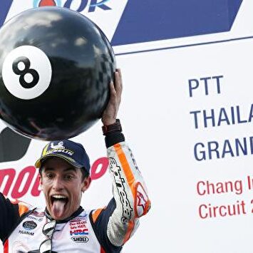 Márquez se hace con la historia