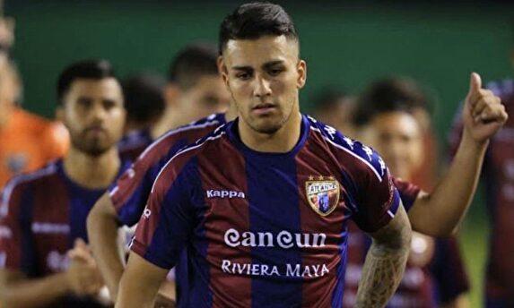 Ezequiel Esperón, en un partido con el Atlante mexicano. |  Archivo