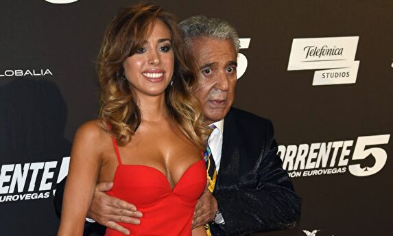 Con la actriz Grecia Castta. |  Gtres