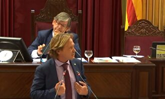 Jorge Campos durante la presentación de la moción este martes en el Parlamento de Baleares |  Vox