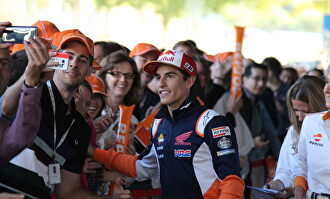 Marc Márquez celebra en Madrid su octavo título mundial 
