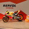 La moto del campeónEl equipo Repsol-Honda presume del arma con la que Marc Márquez ha conquistado su octavo título mundial.