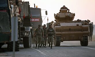 Carros de combate militares de Turquía en la frontera Siria |  EFE
