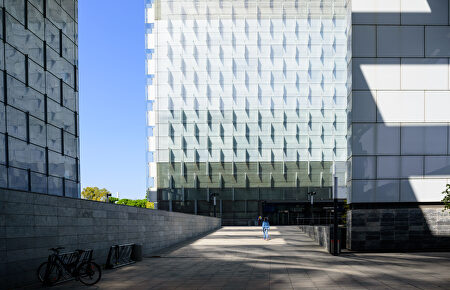 Edificio de la sede de Telefónica en Madrid. |  David Alonso Rincón