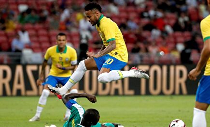 Neymar vuelve a lesionarse |  EFE