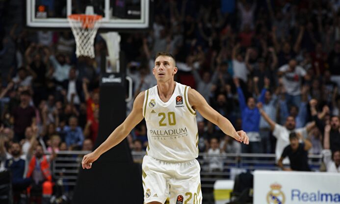 Carroll celebra el triple decisivo ante el Maccabi |  Cordon Press