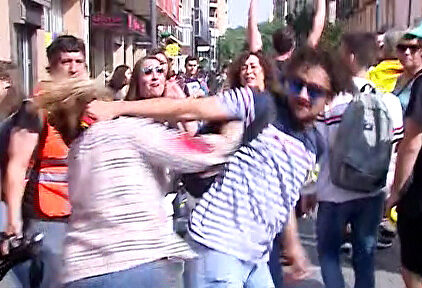La Policía detiene al agresor de la mujer que portaba una bandera de España en Tarragona