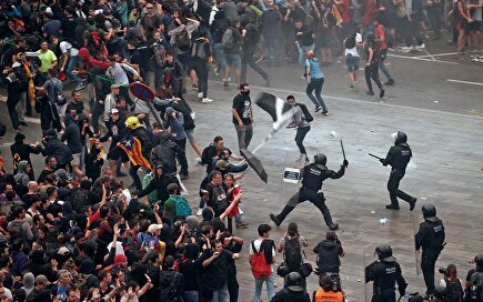 Tertulia de Federico: Graves disturbios y altercados en Cataluña	