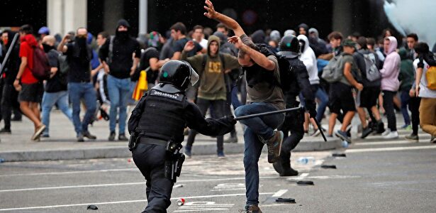 DIRECTO: Cargas policiales en mitad de Barcelona