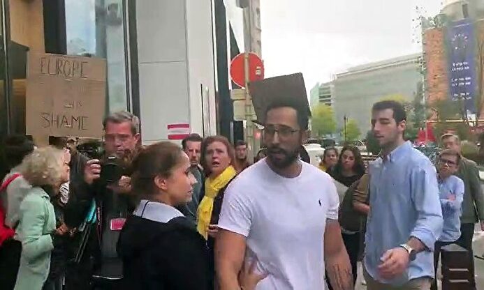 Valtonyc se encara con el número 2 de Vox por Barcelona: "Métete la bandera por el culo"