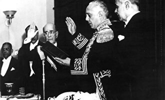 Rafael Leónidas Trujillo, prestando juramento como presidente de la República Dominicana |  Cordon Press