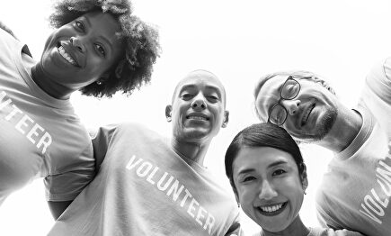 Cada vez es más fácil ser voluntario desde una empresa |  Pixabay/CC/rawpixel