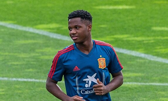 El delantero Ansu Fati renovado |  EFE