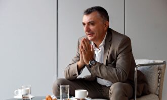 Manuel Vilas, finalista del Premio Planeta 2019 con 'Alegría' |  EFE