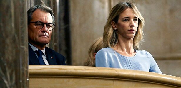 Cayetana Álvarez de Toledo ha coincidido con Mas en la tribuna del Parlament |  EFE